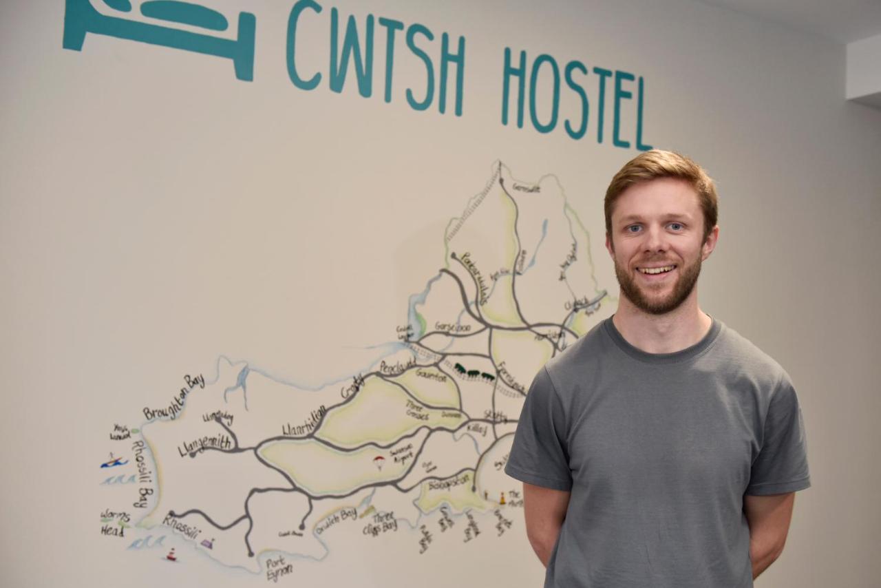 Cwtsh Hostel Swansea Exteriör bild Chris Anderson